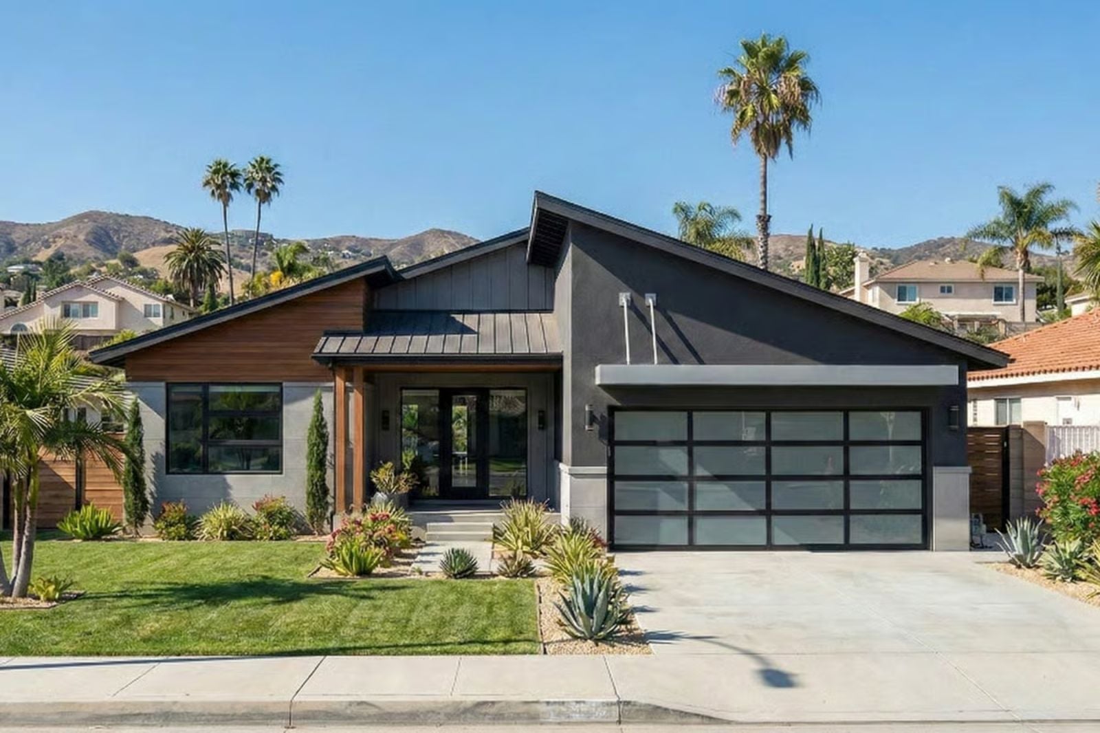 The Ridgeview Ellison 3-Bedroom Modern Ranch House Plan with Open-Concept Living (1,986 Sq. Ft. Floor Plan)