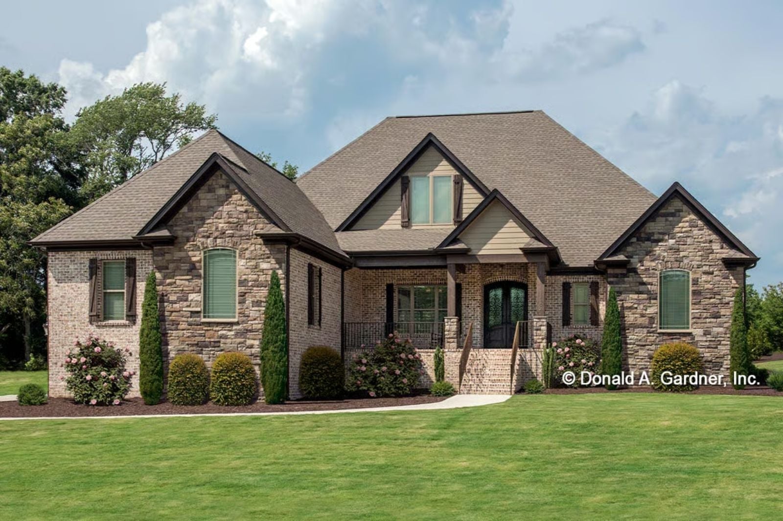 The Terracotta 4-Bedroom Craftsman with Open-Concept Great Room Designed for Hosts Who Run Out of Seats Every Christmas (Floor Plan)