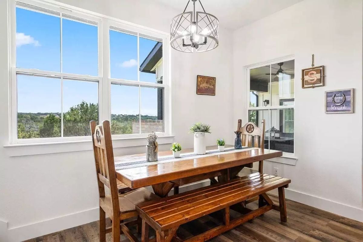 Farmhouse Bench Seating That Makes a Dining Room Feel Like a Gathering Place