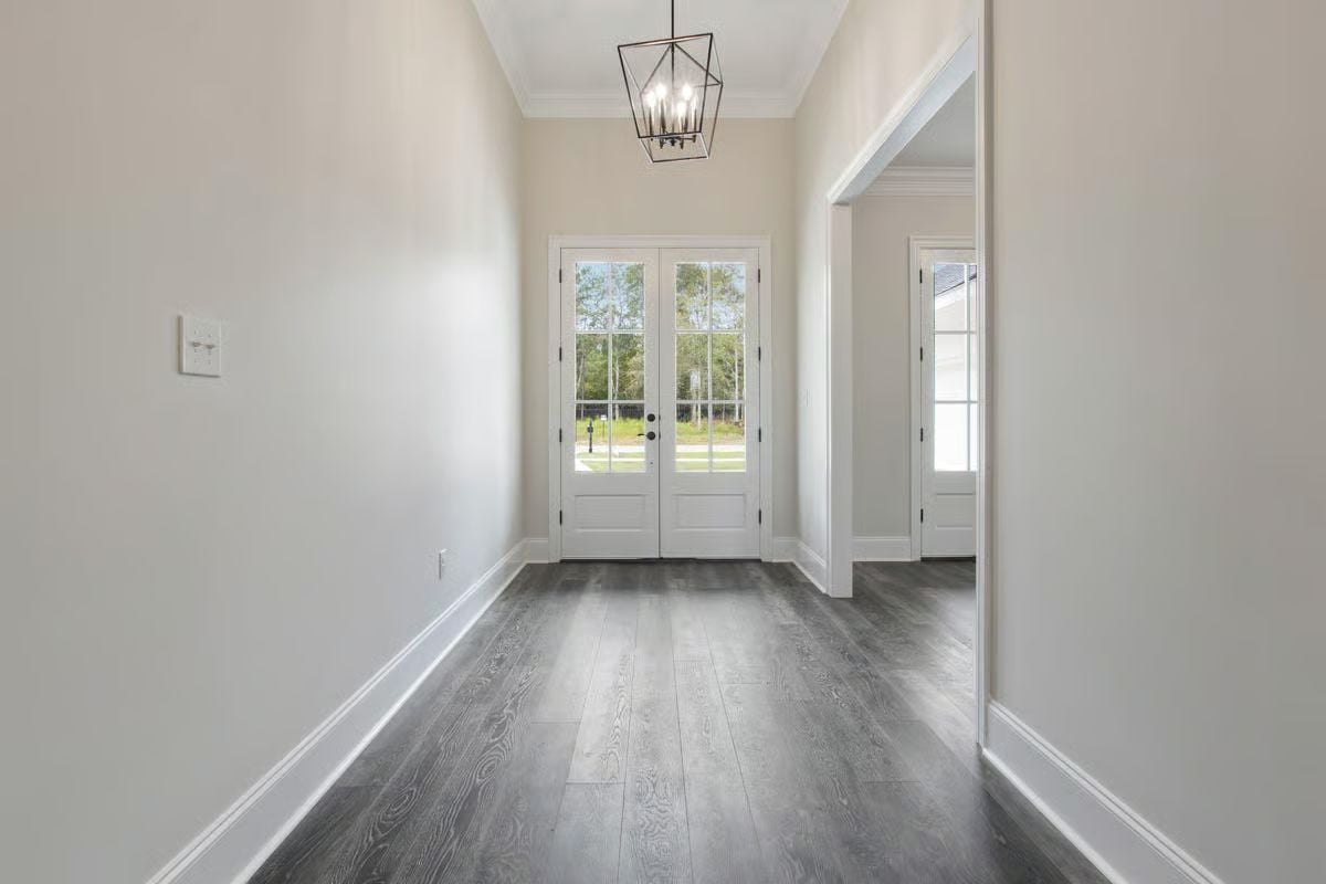Dark Hardwood Floors and a Lantern Pendant That Know What They're Doing