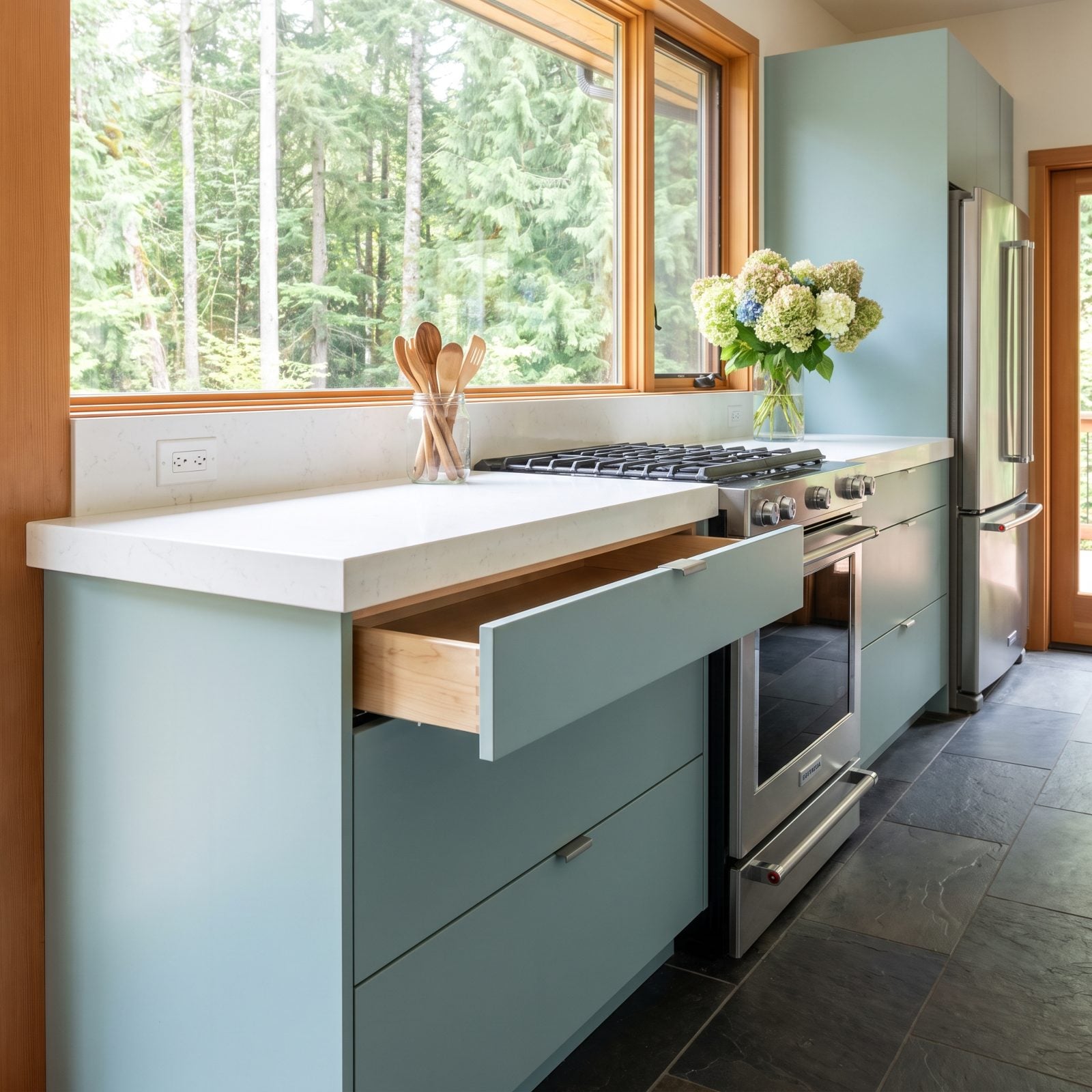 A Built-Up Counter Lip That Jams the Top Drawers