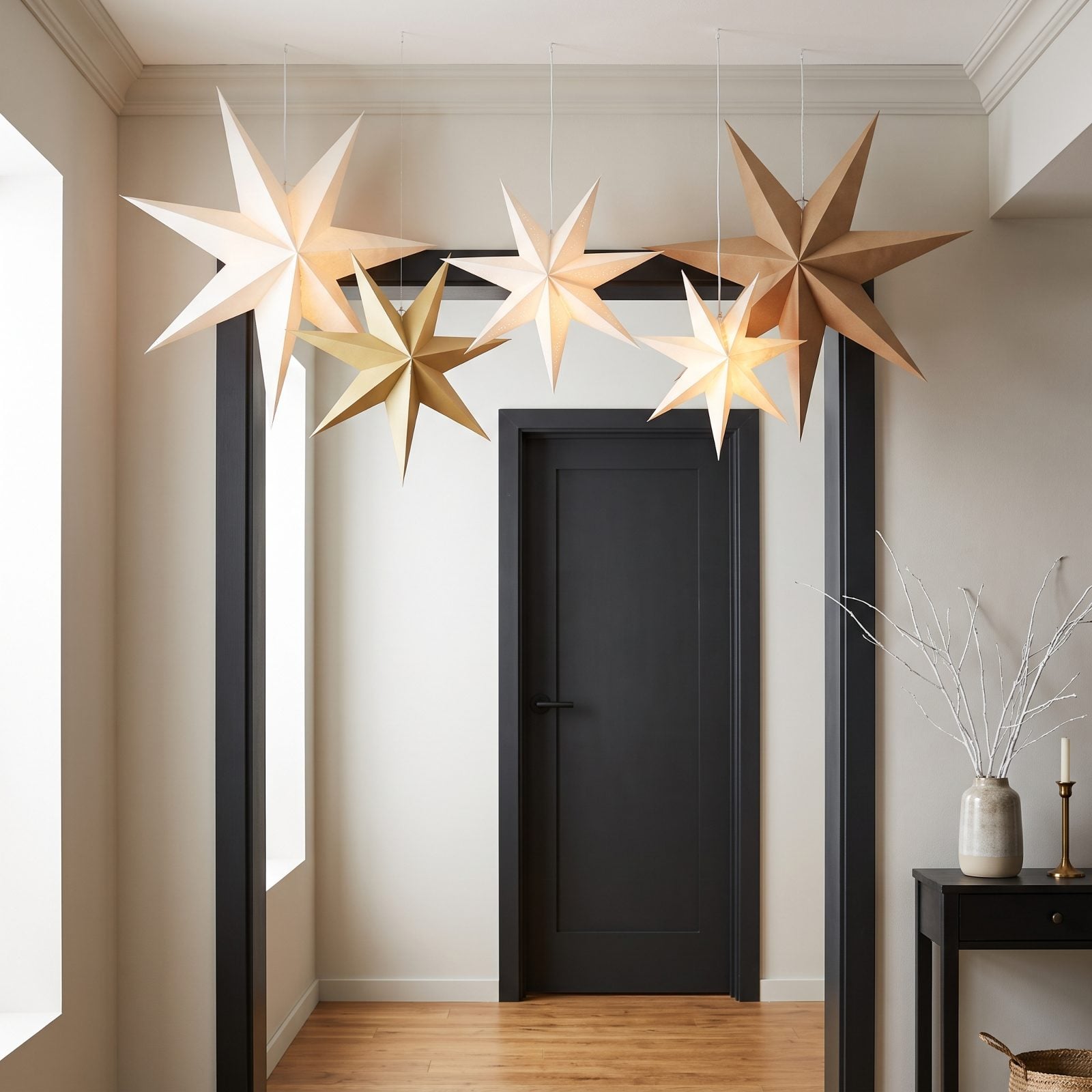 Giant Paper Stars Suspended Above the Threshold