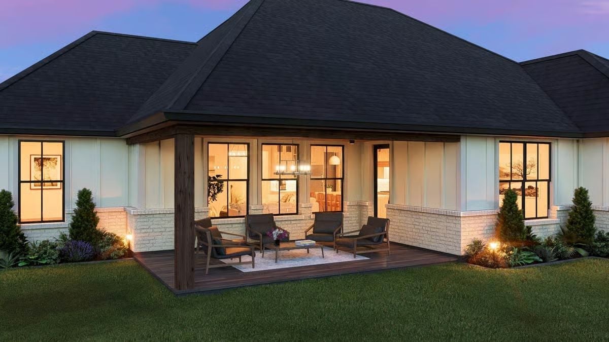 Covered Patio Built for Evenings That Stretch Past Sunset