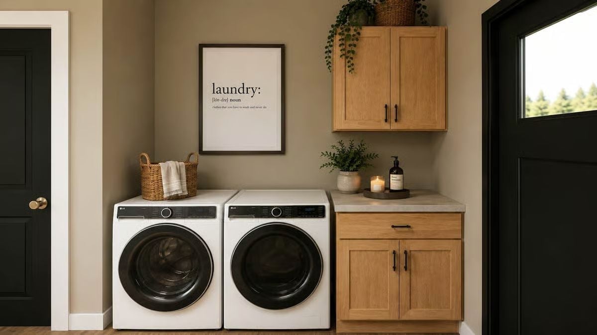 Laundry Room Humor on the Wall Won't Fold Your Clothes, But the Layout Helps
