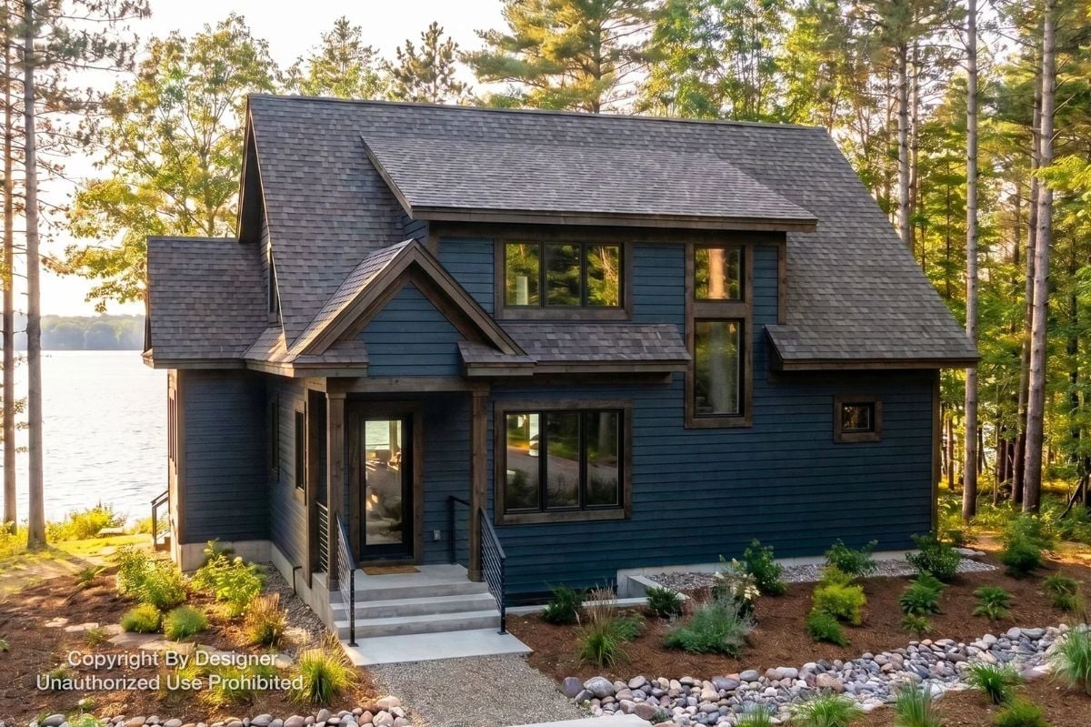 Navy Siding and Timber Trim Give This Lake Cottage a No-Apologies Presence