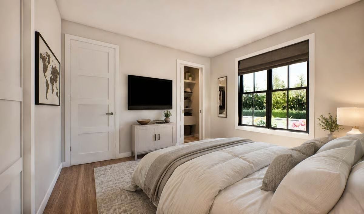 Soft Neutrals, a Walk-In Closet, and One Very Well-Placed TV