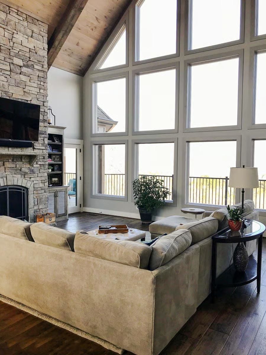 Floor-to-Ceiling Windows Pull the Ridge Right Into the Room