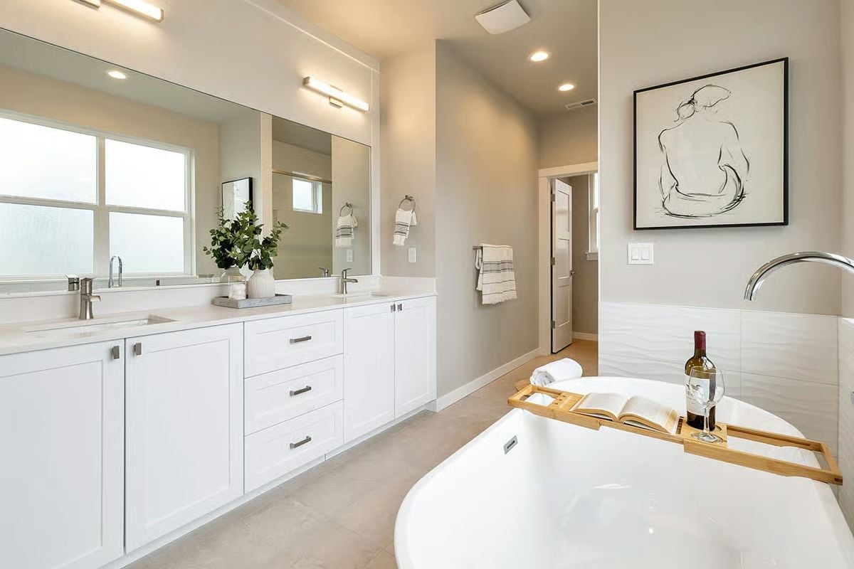 Soaking Tub with a Bamboo Caddy Turns Bath Night into Something Worth Planning