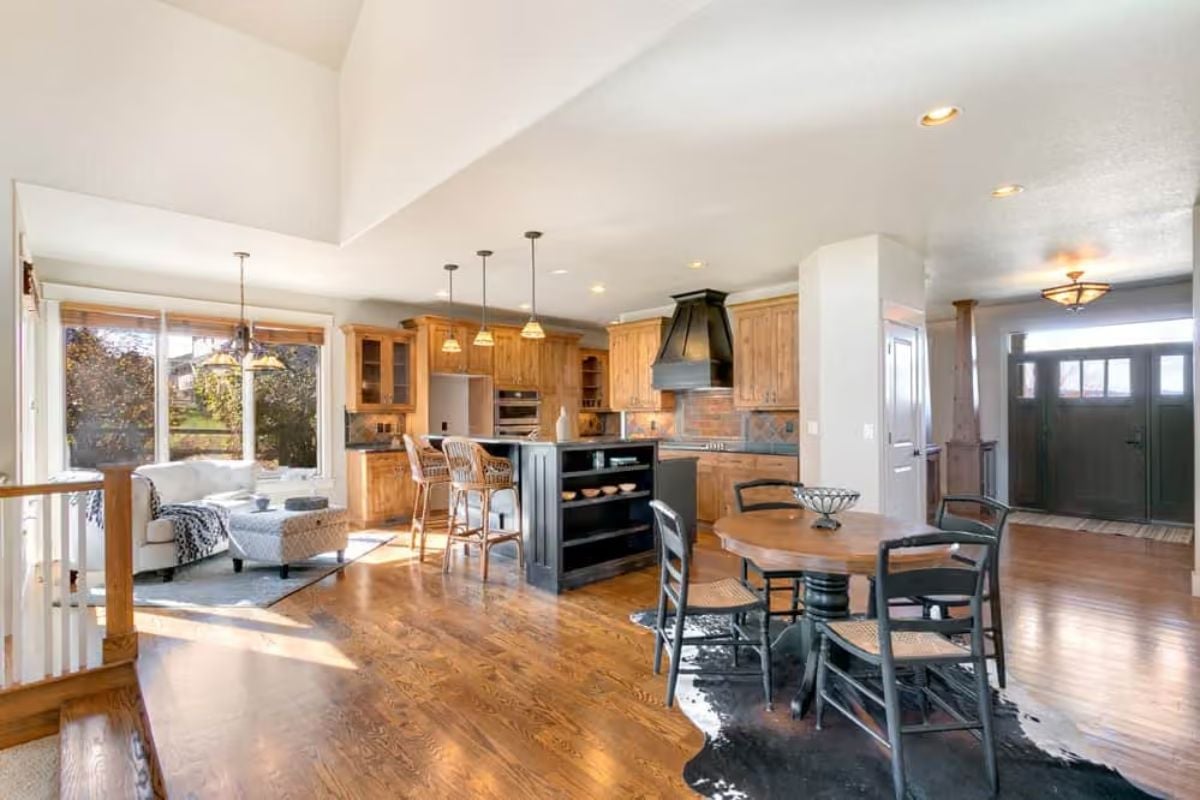 Warm Wood Cabinetry and a Black Island That Know Exactly What They're Doing