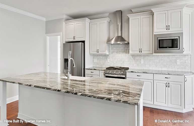 Granite That Does the Talking in a Kitchen Built for Actual Cooking