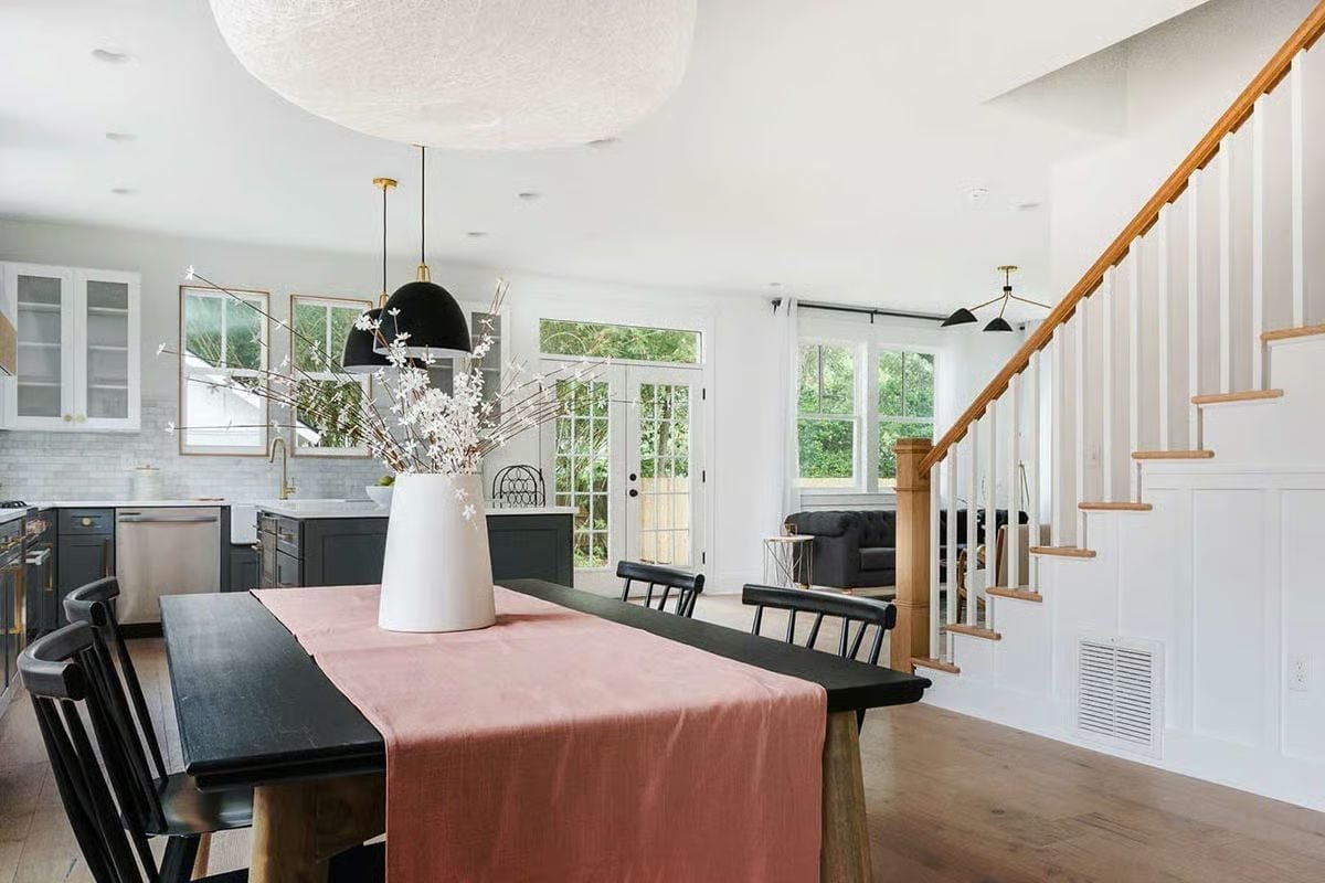 Dusty Rose Table Runner Softens a Kitchen-Dining Space That Means Business
