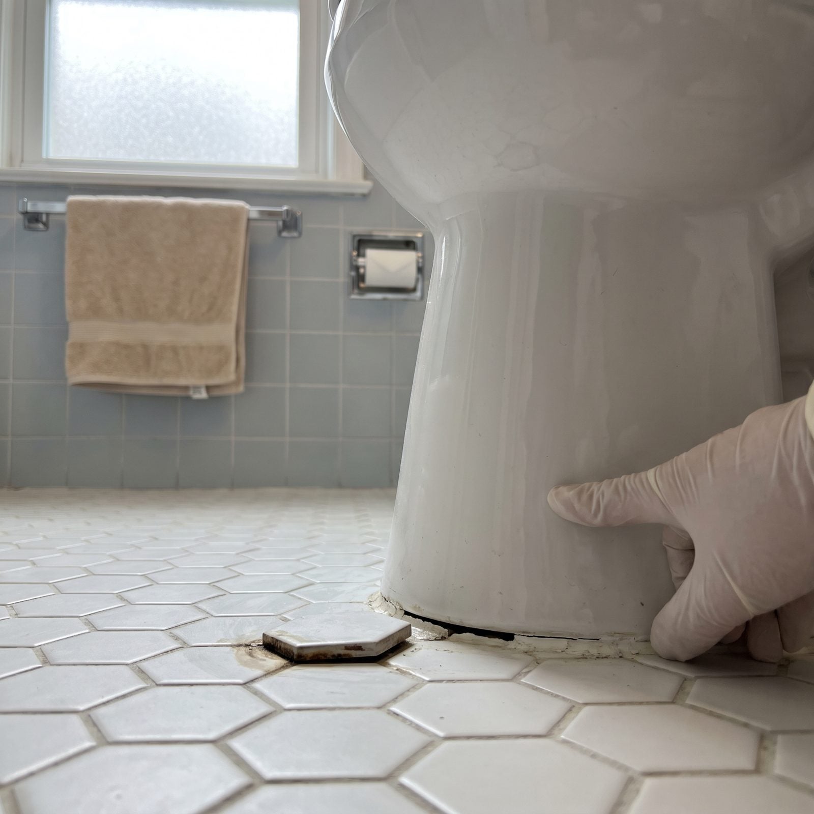 A Toilet That Shifts When Lightly Pressed